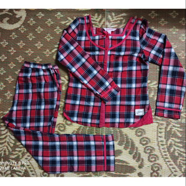 ชุดใส่อยู่บ้านลายทางสีแดง (BD_MANCYSHOP_HT 01) - Cargo