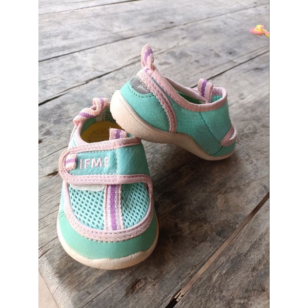 รองเท้าเด็ก IFME มือสอง