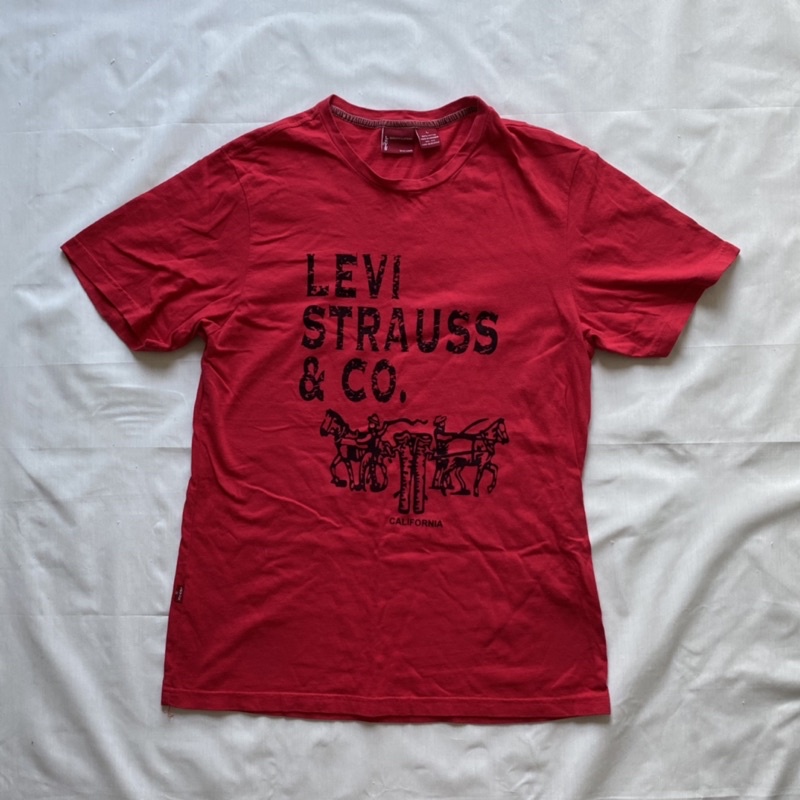 เสื้อยืด Levi’s ลีวายส์ สีแดง