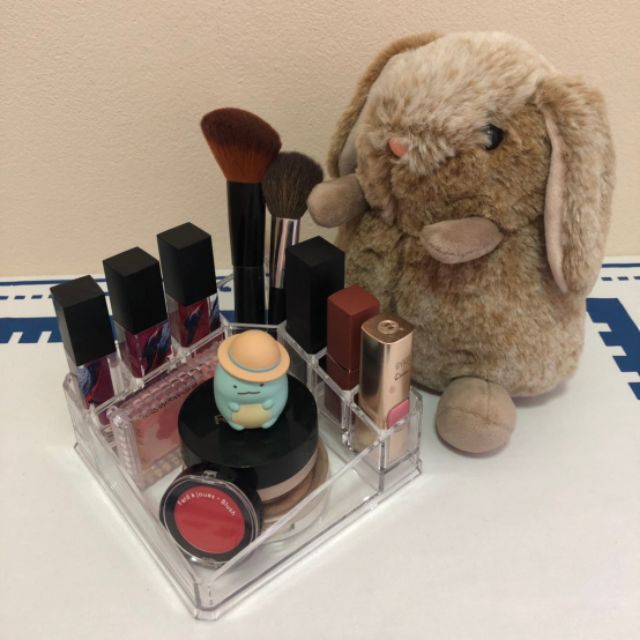 ที่เก็บเครื่องสำอางและแปรง cosmetic organizer