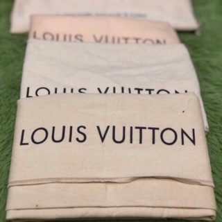 ถุงผ้าlouis vuitton(หลุยส์วิตตอง)ไม่แท้ค่ะ