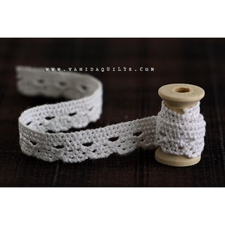 เทปผ้าลูกไม้ ลูกไม้คอตตอน ลูกไม้ถัก ลูกไม้ตกแต่ง DIY Cotton Tape สีขาว กว้าง 1.2 ซม. จำนวน 1 หลา (รหัส zjj0047)