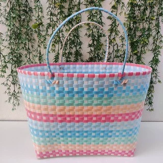 กระเป๋าสานเส้นพลาสติก สวยๆ ซุปเปอร์จัมโบ้ กว้าง25.5ยาว46สูง37CM ขอบปากกระเป๋า