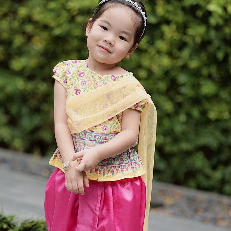 ชุดเด็กผู้หญิง ชุดไทยเด็ก ชุดโจงกระเบนเด็ก ชุดไทยคอตตอนใส่ลำลอง รุ่น SK2103 สีเหลืองชมพู