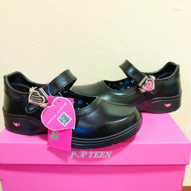 POPTEEN รองเท้านักเรียนผู้หญิง