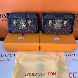 พร้อมส่ง.....!!!!  
👜กระเป๋าแบรนด์ : LV​ 
✔ เกรด : Top​ mirror​  ( ถ่ายจากงานจริงทุกภาพ)​