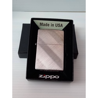 Zippo รุ่น28182 Diagonal weave สีเงินผิวโครเมี่ยม ลายตะไบเฉียง2ด้านหน้าหลัง ของใหม่ไม่ผ่านการใช้งาน