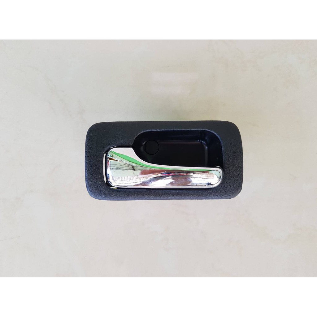 มือเปิดอันใน HONDA ACCORD ปี 1990-1993 สีดำ ข้างLH (ซ้าย) ราคาอันละ 180 บาท