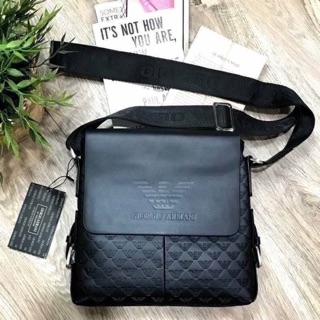 รุ่นขายดีถึงไทยแล้วค่ะ ไอเท็มสุดฮ๊อต! BEST SELLER! GIORGIO ARMANI CROSSBODY BAG กระเป๋าสะพาย Limited Edition