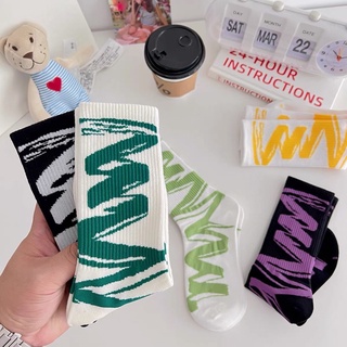 （แนะนำเลย） 👍 New ถุงเท้า หวีผ้าฝ้าย แฟชั่นแนวสปอร์ต พร้อมส่ง cotton 100% long socks