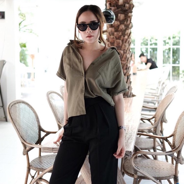 เสื้อเชิร์ต จากร้าน tshopppp ใส่เกร๋ๆได้ลุคชิคๆสุดฮิต