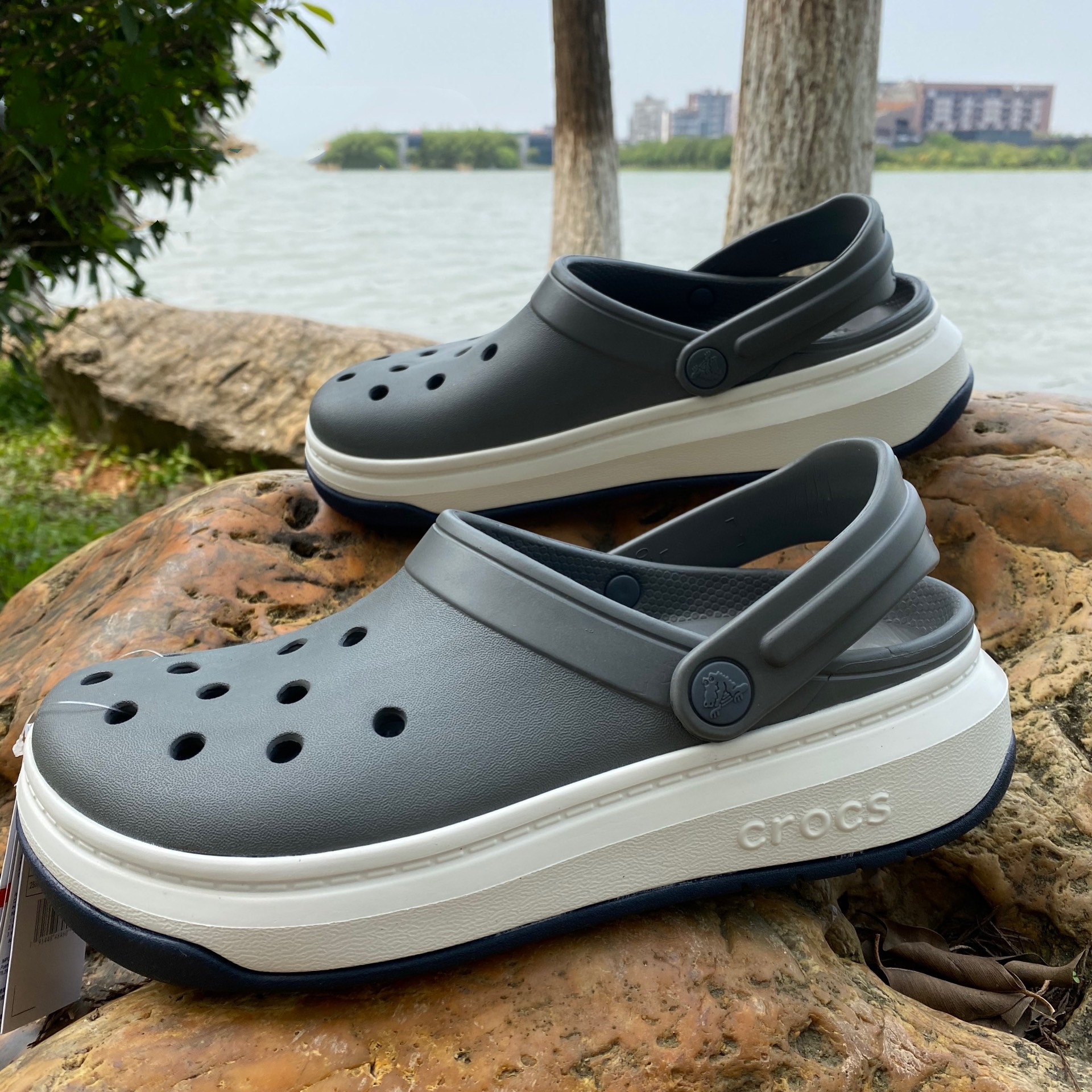 Crocs แท้รองเท้าแตะชายหาดใหม่หลุมรองเท้า Shopee Thailand