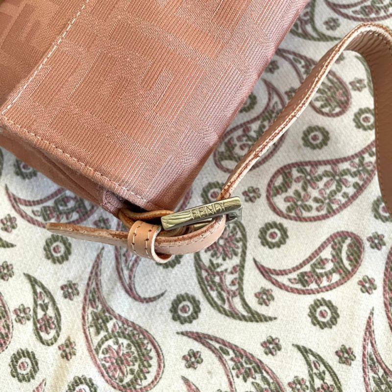 V T G. F e n d i Z u c c a M o n o g r a m B a g.