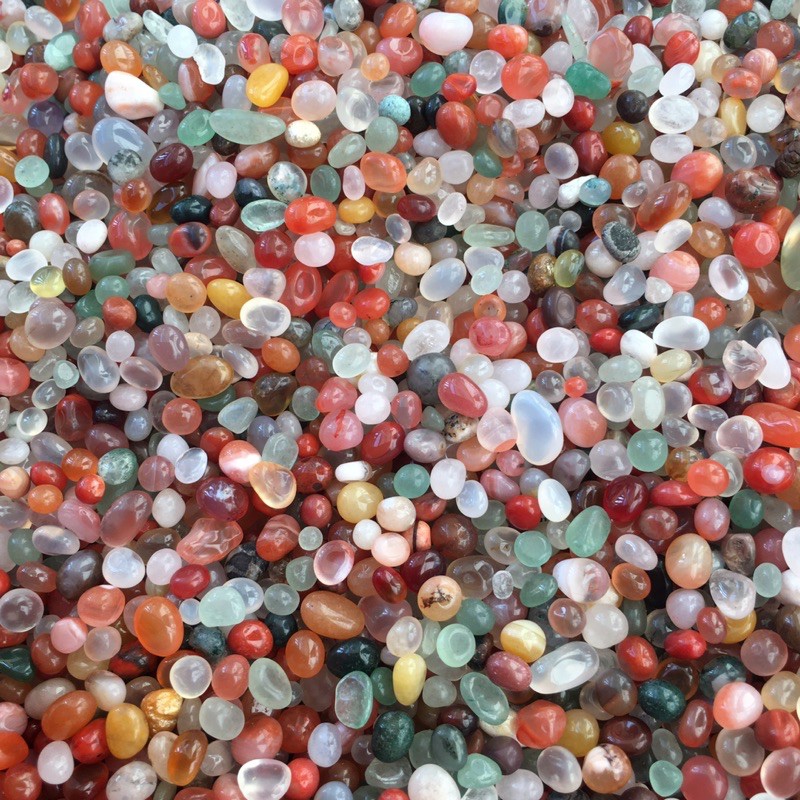 Stones & Minerals 85 บาท อาเกตs Agate 100g  3-5 มิล โมรา หินแห่งความสมดุล หินเครื่องประดับ แต่งตู้ปลา แต่งต้นไม้ หินสี หินใส่น้ำพุ biy หินสี Hobbies & Collections