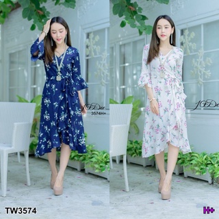 👗Pfashion [ส่งไว!!🚛] P3574 เดรสลายดอก ผูกเอวไขว้หน้า เอวระบาย Floral print dress, front slit, ruffled waist