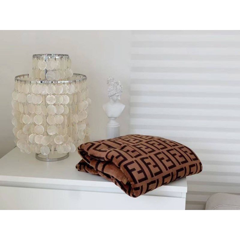 ผ้าห่ม Louis. Dior Findi พร้อมกล่องแพคเกจหรู