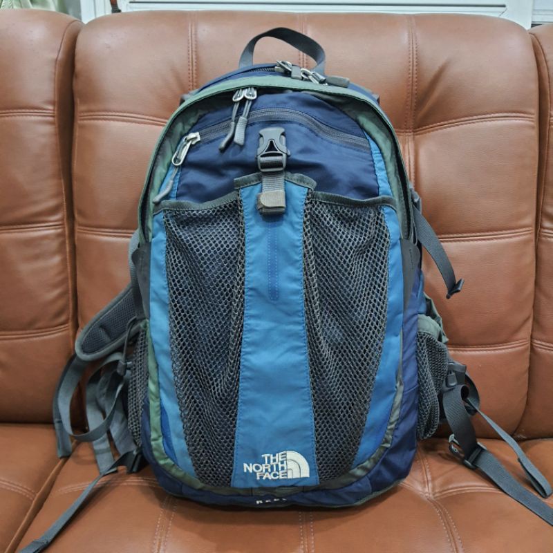 กระเป๋าเป้มือสอ The North Face 30L สีน้ำงิน รุ่น recon สภาพพอใช้