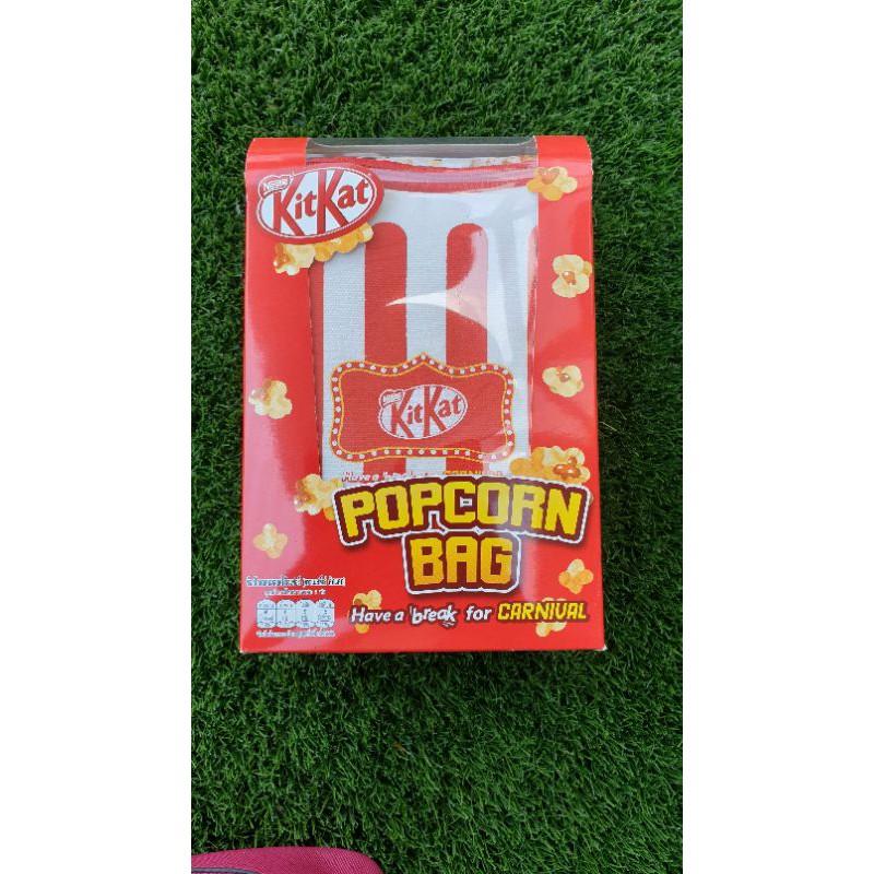 Kitkat แถมกระเป๋า Poppcorn bag สุด Chic ขนม 6 ห่อ ของใหม่ ปดติ 229  ลดเหลือ 129