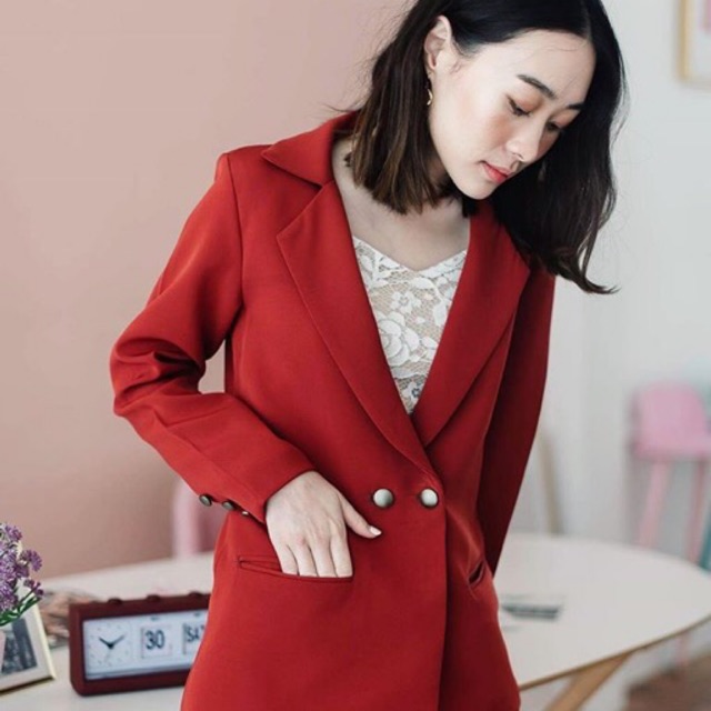 Pareach - Ruby Blazer เบเซอร์สุดเก๋ ดีเทลล้ำตรงชาย กระดุมรมดำ