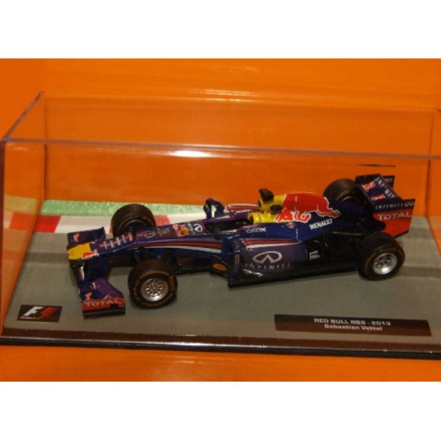 รถโมเดล กระทิงแดง 2013 F1 Sebastian Vettel Red Bull Racing Team's RB9.  1:64 scale from 🇸🇬