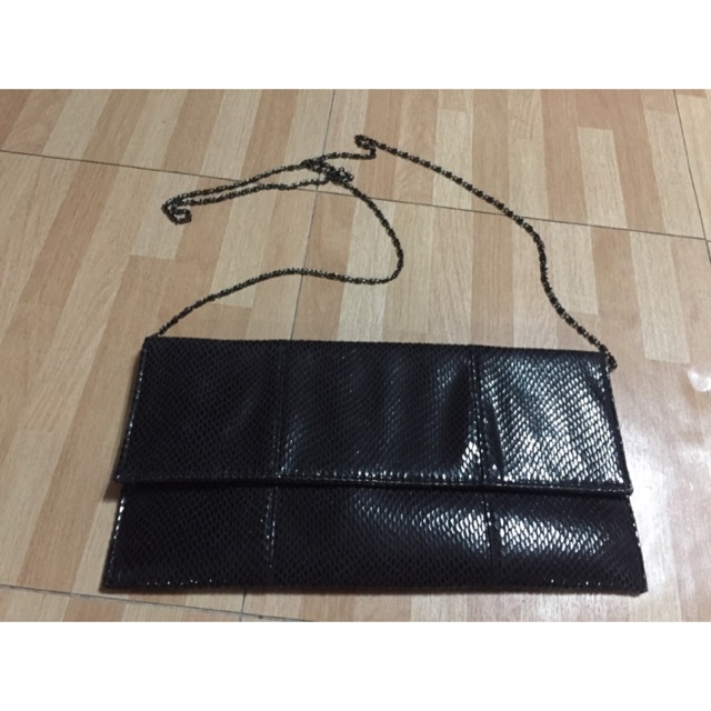 กระเป๋าครัช AIIZ