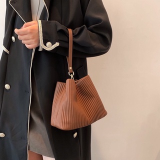 “SISHOP” Pleated bucket bag ถ่ายจากสินค้าจริง