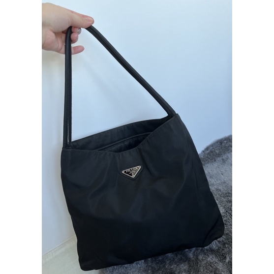 กระเป๋าถือ Prada nylon สีดำ ของแท้ 100%