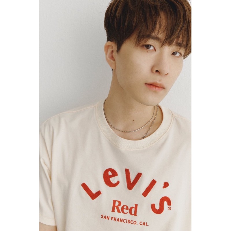 เสื้อ Levi’s แบบยองแจ Got7