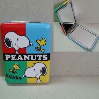 กระจกพับ สำหรับพกพา ด้านหลังเป็นสีพื้น ลาย สนู๊ปปี้ SNoopy ขนาด 5.5x7.5 cm