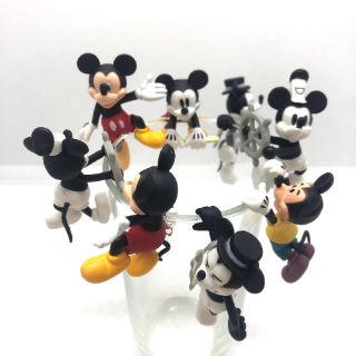 เกาะแก้ว Mickey Mouse PUTITTO หนึ่งกล่องมี 5 แบบ 8 ชิ้น ราคา 460 บาท