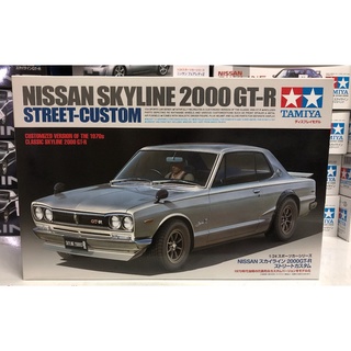 TA24335 Tamiya Nissan Skyline 2000 GT-R Street -Custom มี Pe ฟิกเกอร์ เครื่อง  1/24