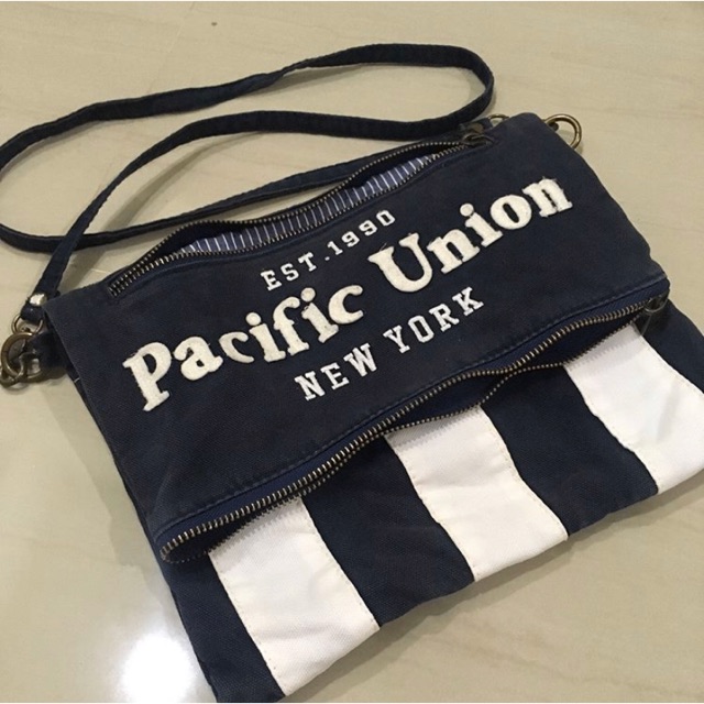 ‼️พร้อมส่ง EMS กระเป๋าสะพายข้าง Pacific Union มือสองสภาพดีของแม่ค้าเอง (ราคาเต็ม1200+)