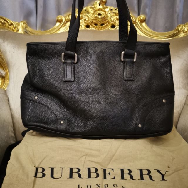 กระเป๋า​ Burberry​ มือสอง