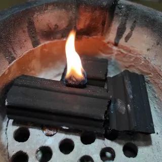 ขี้ไต้เม็ดสำหรับก่อไฟ จุดไฟง่าย ติดไว ไร้กลิ่น ประหยัดเวลา (inoculum for fire) ตรา PP (พีพี)