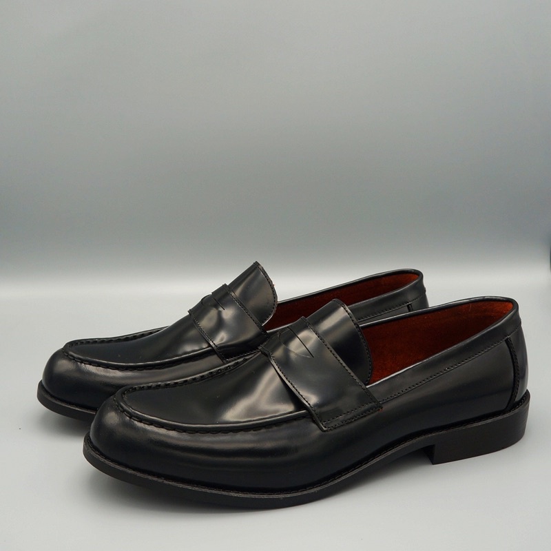 Classic Penny loafer สี Black by September Store