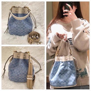 COACH ทรงขนมจีบ ส่งฟรี❗️FIELD BUCKET BAG IN SIGNATURE CHAMBRAY