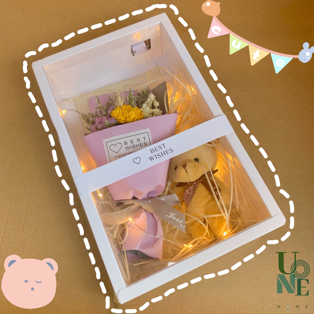 UoneHome พร้อมส่ง ♥ H048 ช่อดอกไม้แห้ง พร้อมตุ๊กตาหมี มีไฟLED กล่องสีขาว ของขวัญวันเกิด ให้เพื่อนให้แฟน ของขวัญวาเลนไทน์