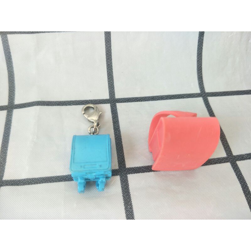 สินค้า​ของเล่น​ของ​สะสม​พวงกุญแจ​​ กระเป๋า​ Backpackฟ้า -​ ยางลบBackpackชมพู​ 2​ ชิ้น​ สินค้า​ญี่ปุ่น​มือสอง​