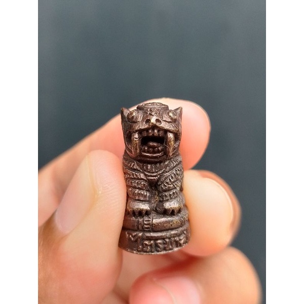 เสือมหาอำนาจ รุ่นไตรมาส หลวงปู่ทิม วัดละหารไร่ จ.ระยอง ปี 2518