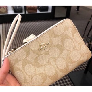 พร้อมส่ง แท้ 🇺🇸💯% New Coach กระเป๋าคล้องมือ 2 ซิป S DOUBLE CORNER ZIP WRISTLET IN SIGNATURE CANVAS F87591 CHALK