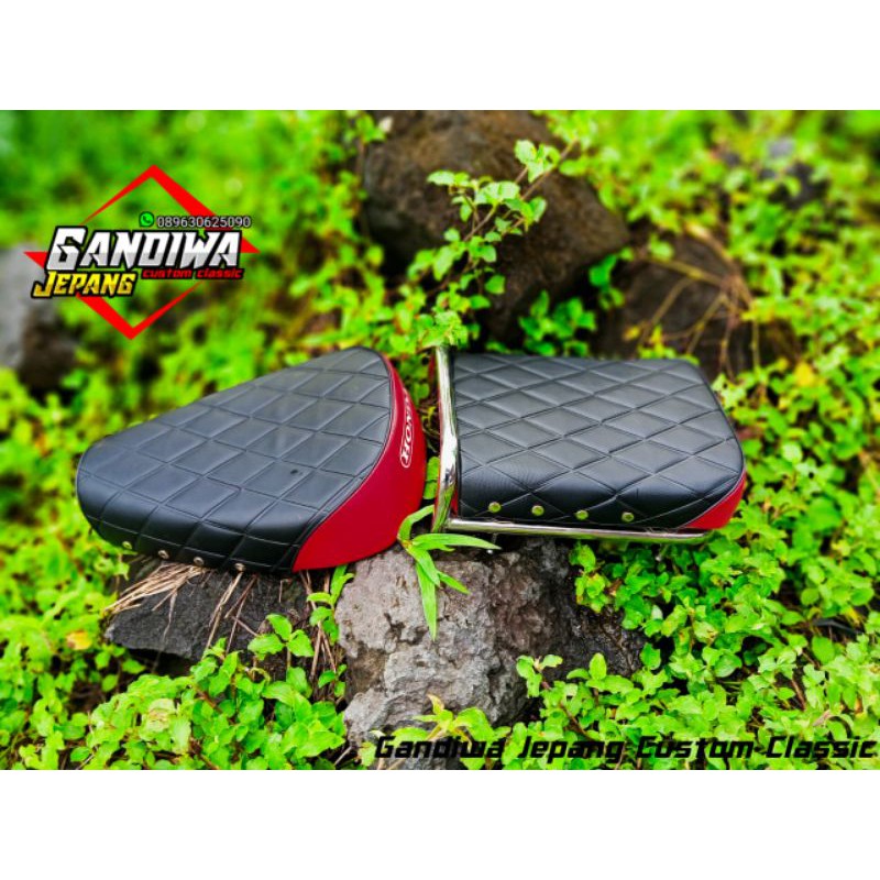 MERAH Honda C70 Honda C50 สีดํา เบาะแยกสีแดง - Honda C70 Honda C50 สีแดง เบาะนั่งไม่เต็มเต็ง benik