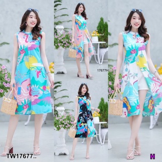 B17677 Set 2 ชิ้น เสื้อแขนกุดผ่าหน้า พิมลายใบไม้ + กางเกงขาสั้น ..Set of 2 pieces. Sleeveless shirt with front slit. Lea