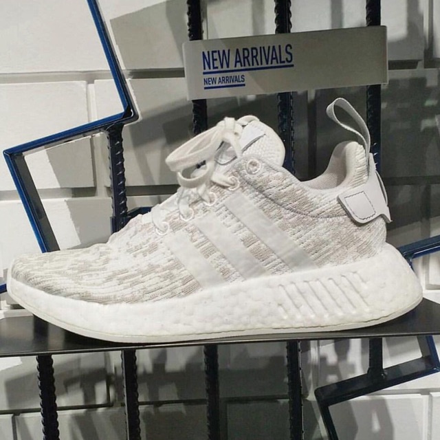 พร้อมส่ง Nmd R2 รุ่นใหม่เซลล์size 41/7.5uk