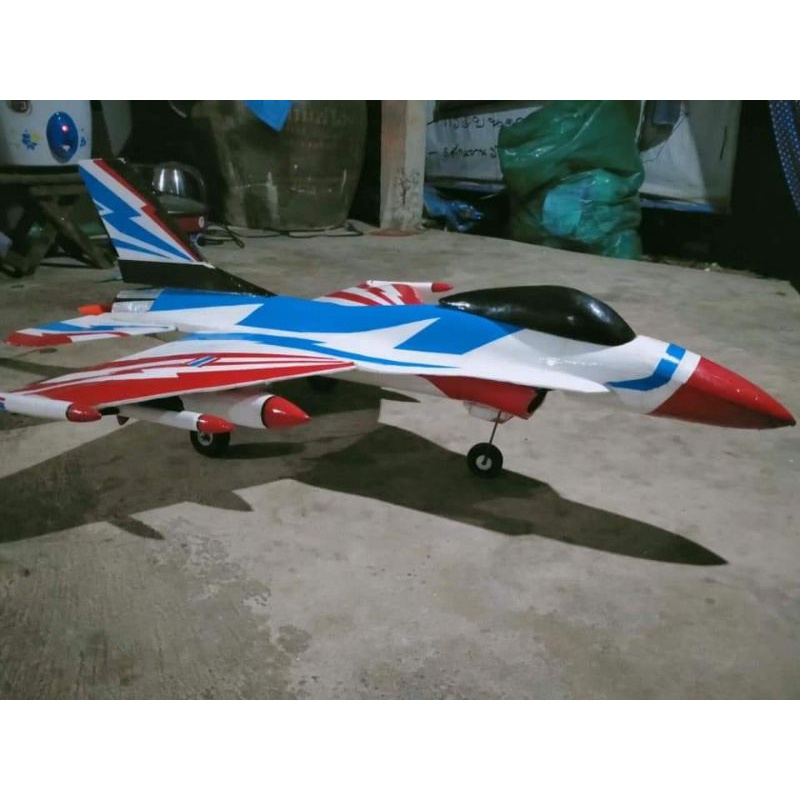 ชุดf16 บังคับ สำหลับนักสร้าง