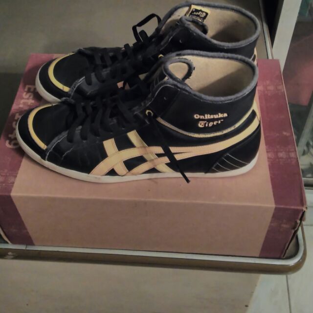 รองเท้าหุ้มข้อหนัง onitsuka tiger แท้ #8 มือสองพร้อมกล่อง