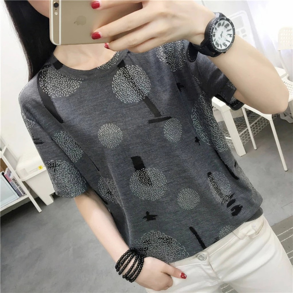 เสื้อยืดสตรีแขนสั้นคอกลม ลายดอกไม้ ลายขวาง thumbnail 4