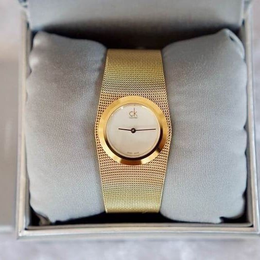พร้อมส่ง นาฬิกาข้อมือผู้หญิง Calvin Klein Swiss Made K3T23526