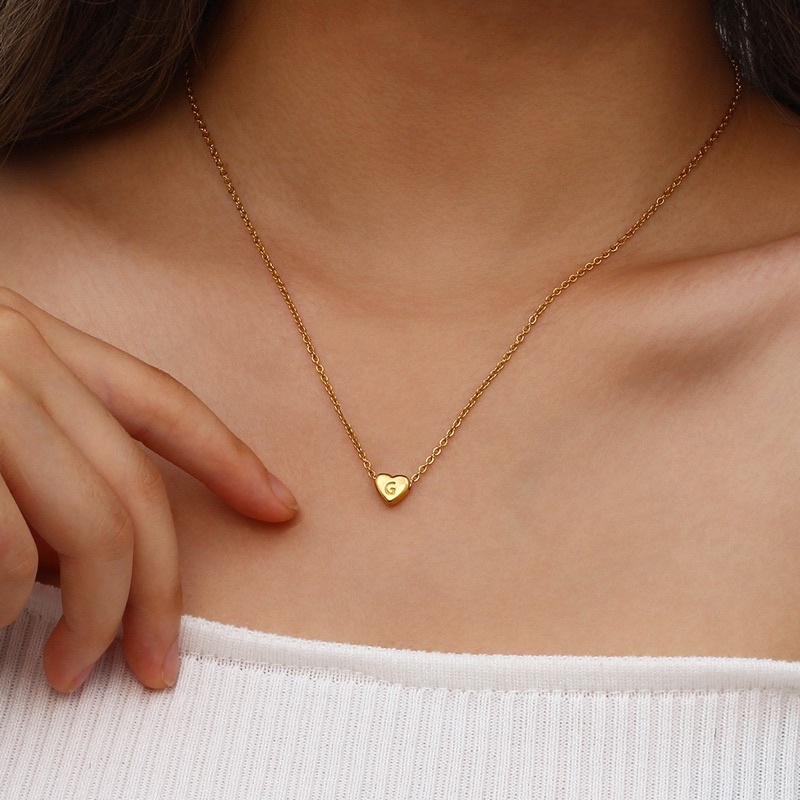 (สั่งในไลฟ์ ลด50%) Mini heart alphabet necklace ระบุตัวอักษรในแชท