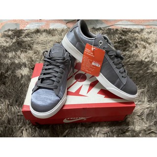 NIKE รองเท้าลำลองผู้หญิง W Blazer lowse ไซส์ 38.5 มือ 1 (เเท้ 100%)