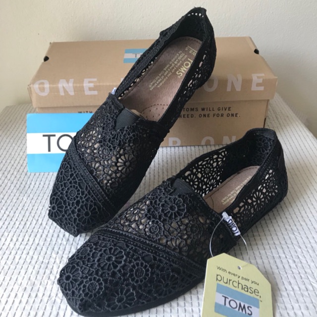 ของใหม่ crochet ของแท้ รองเท้า TOMS black morocco